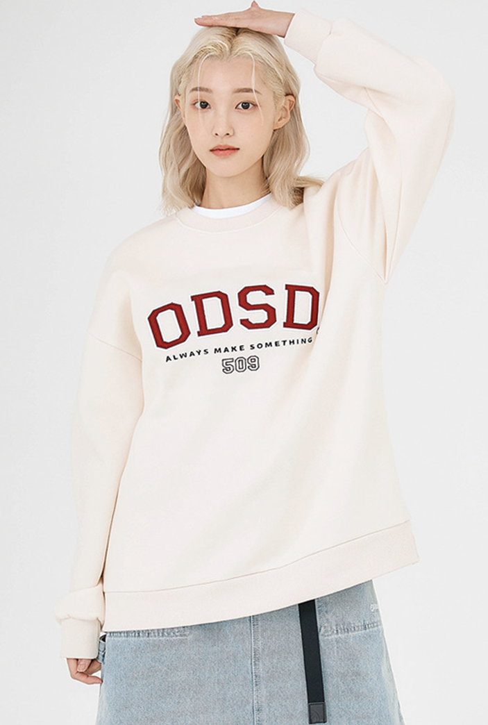 Odd Studio (オッドスタジオ)　ODSD APPLIQUE LOGO SWEATSHIRT-CREAM