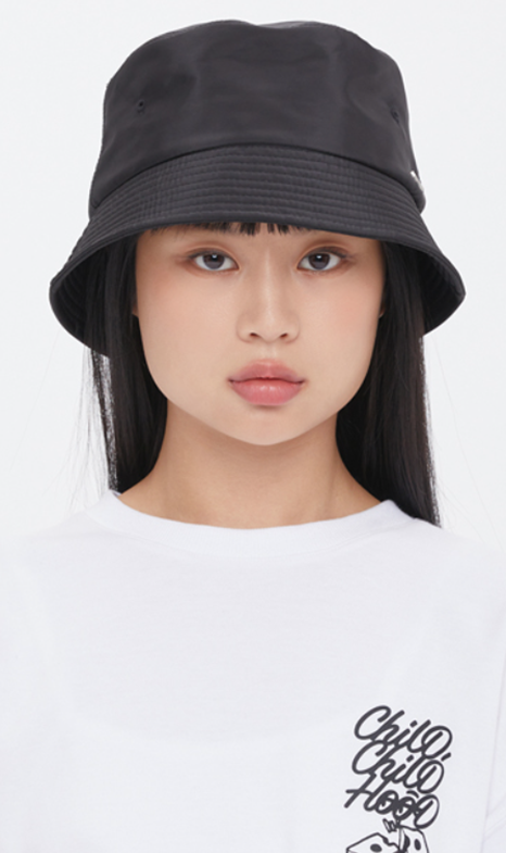 ロマンティッククラウン(ROMANTIC CROWN)  GLOSS BUCKET HAT_BLACK