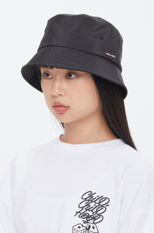 ロマンティッククラウン(ROMANTIC CROWN)  GLOSS BUCKET HAT_BLACK