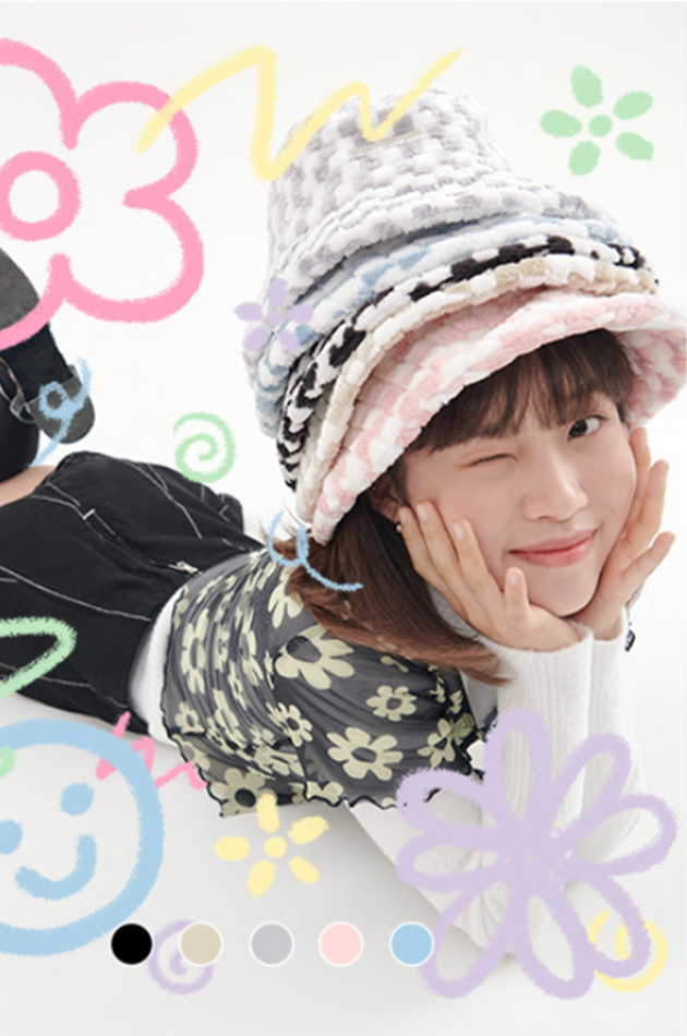 オルモストブルー(Almost Blue)  CHECKERBOARD BUCKET HAT