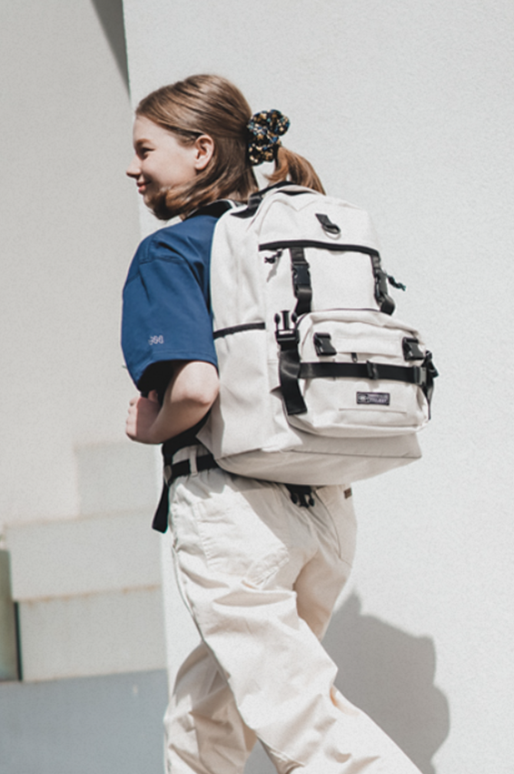 ダブルユーブイプロジェクト(WV PROJECT) Awake Pochette Backpack Cream KMBG7480