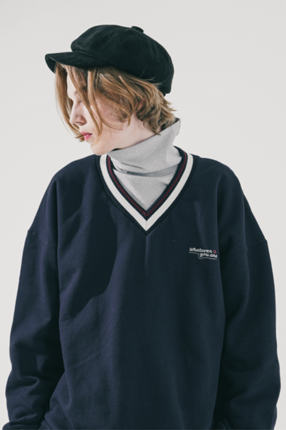 ダブルユーブイプロジェクト(WV PROJECT) Lost color matching Sweatshirt Navy KMMT7530