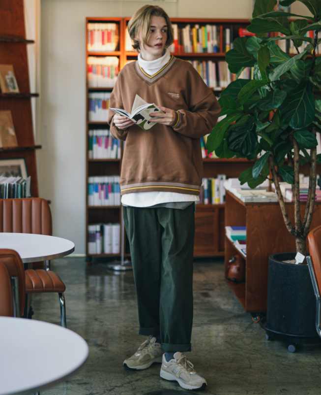 ダブルユーブイプロジェクト(WV PROJECT) Lost color matching Sweatshirt Brown KMMT7530