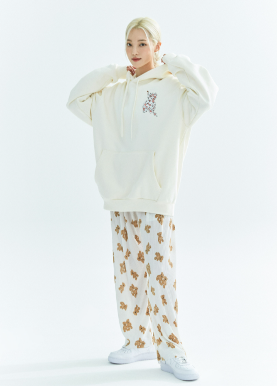 AQO_studiospace(アコスタジオスペース)    AQO X LoL PORO HOODIE IVORY