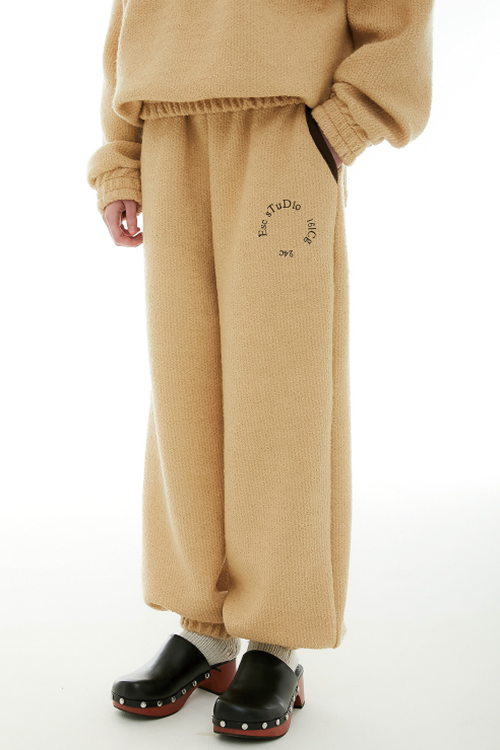 イーエスシースタジオ(ESC STUDIO) wool knit jogger pants (beige)