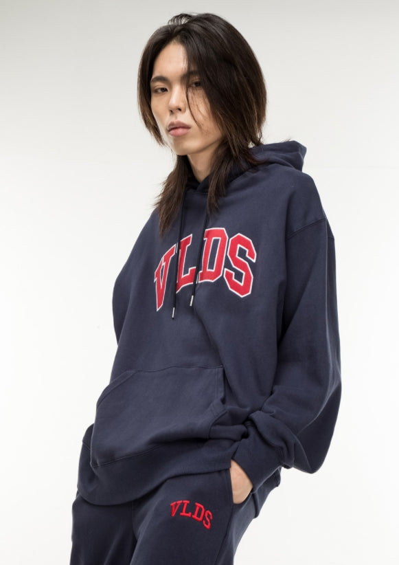 VLDS (ブラディス) VLDS LOGO HOODIE NAVY