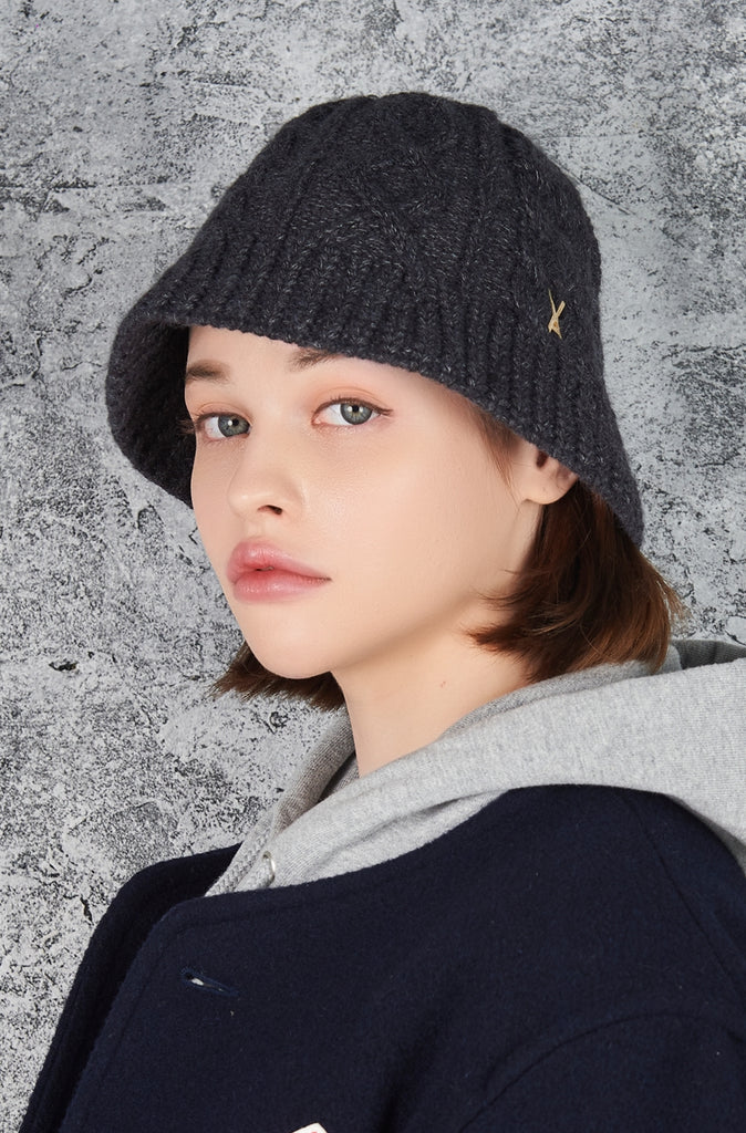 VARZAR(バザール) Stud Logo Knit Bucket Hat Dark Gray – UNDERSTUDY CLUB