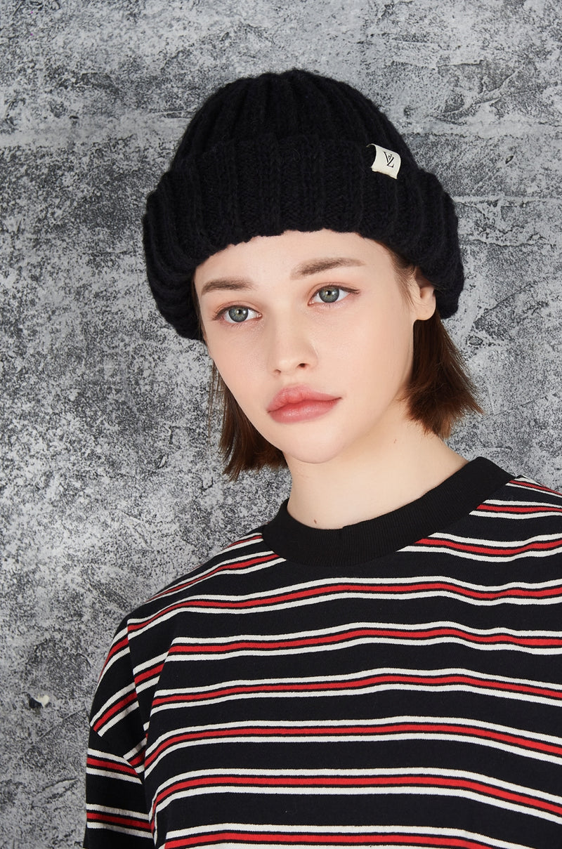 VARZAR(バザール) Monogram Label Long Beanie Black