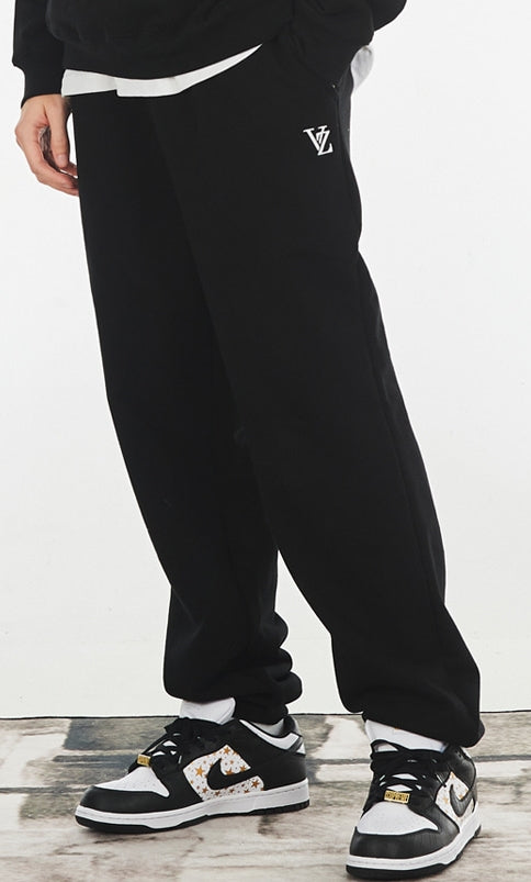 VARZAR(バザール) 3D Monogram White Embroidery Rib Sweatpants Black