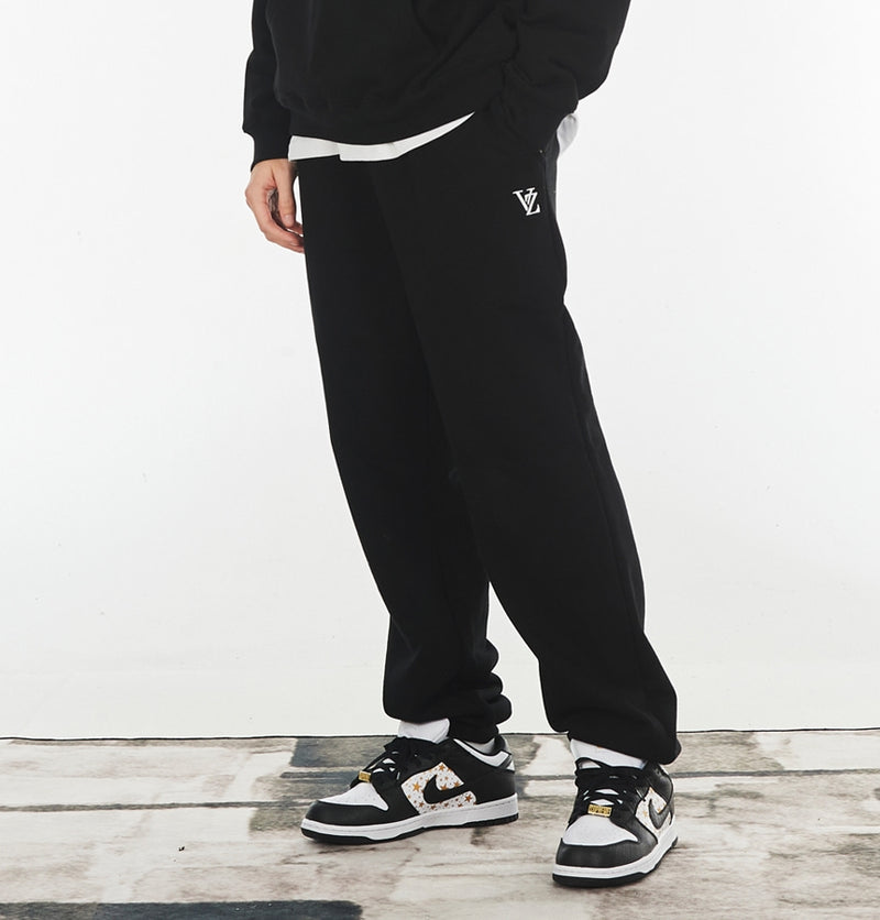 VARZAR(バザール) 3D Monogram White Embroidery Rib Sweatpants Black