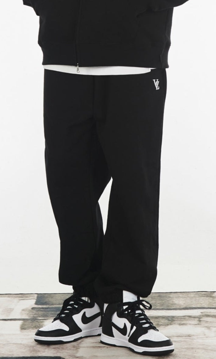 VARZAR(バザール) 3D Monogram White Embroidery Banding Sweatpants Black
