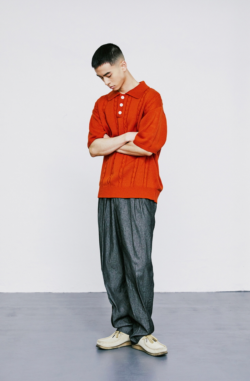 KND(ケイエンド) DENIM WIDE CURVE FIT TWO TUCK SLACKS BLACK