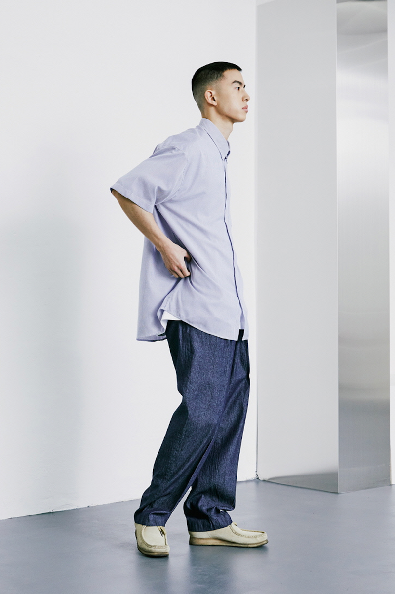 KND(ケイエンド) DENIM WIDE CURVE FIT TWO TUCK SLACKS INDIGO
