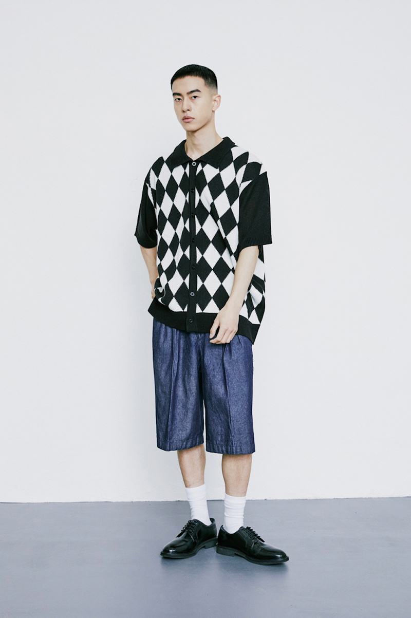 KND DENIM WIDE CURVE FIT TWO TUCK BERMUDA PANTS INDIGO