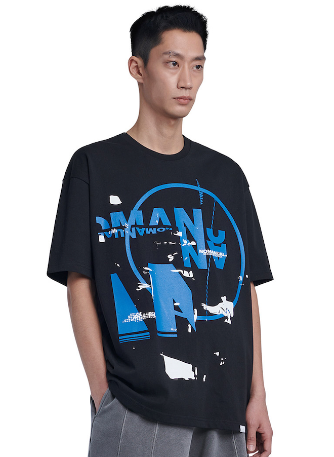 NOMANUAL(ノーマニュアル)  S.S PRINT T-SHIRT - BLACK