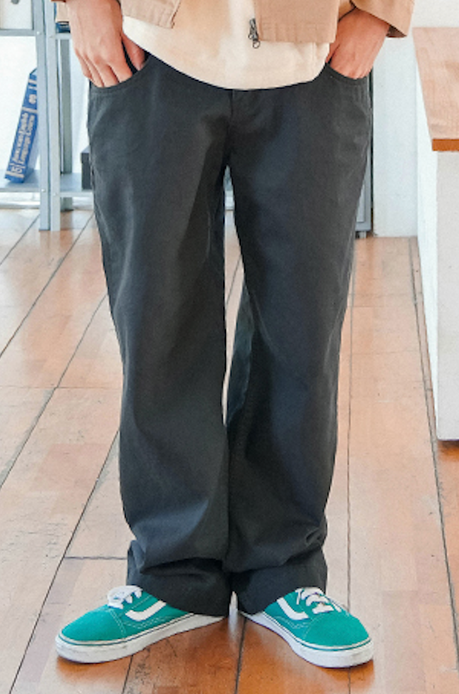 JEMUT (ジェモッ) KEVIN OVER POCKET PANTS CHARCOAL YHLP2239