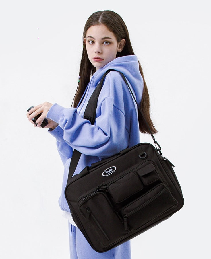 デイライフ(Daylife)  DAYLIFE MULTI POCKET PLUS CROSS BAG (BLACK)