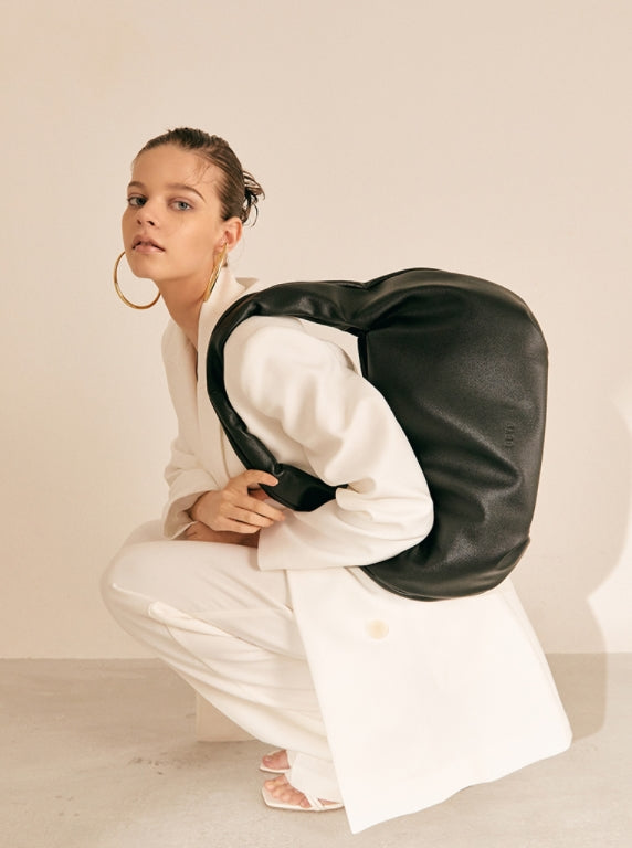 BBYB(ビービーワイビー) Curve Shoulder Bag (Jade Black)