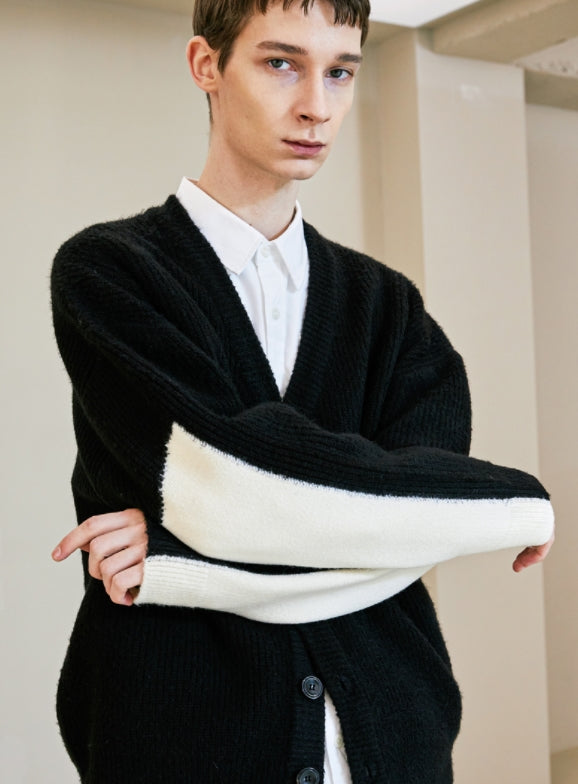 KND(ケイエンド)  ELBOW SECTION HEAVY CARDIGAN BLACK