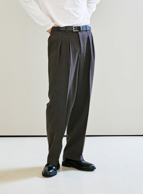 KND(ケイエンド) WIDE CURVE FIT TWO TUCK BANDING SLACKS DARK BROWN