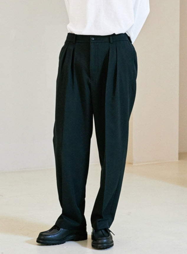 KND(ケイエンド) WIDE CURVE FIT TWO TUCK BANDING SLACKS BLACK