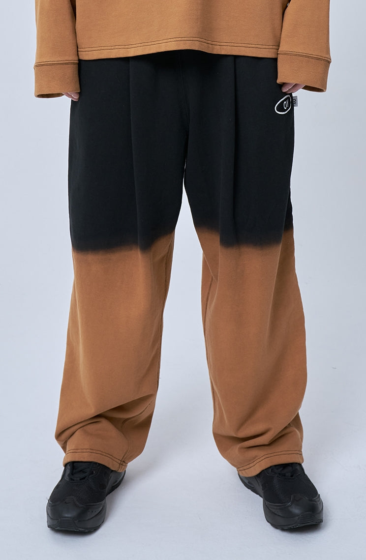 オーワイ(OY) GRADATION LOGO TUCK PANTS-BLACK