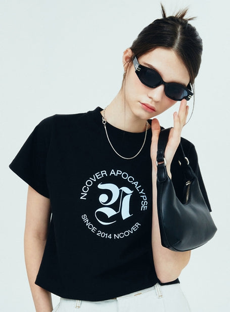 NCOVER（エンカバー）ROMAN TYPO LOGO TSHIRT-BLACK