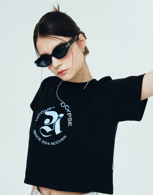 NCOVER（エンカバー）ROMAN TYPO LOGO TSHIRT-BLACK
