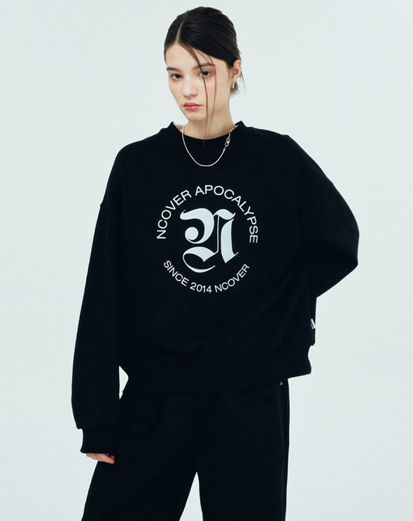 NCOVER（エンカバー）ROMAN TYPO LOGO SWEATSHIRT-BLACK