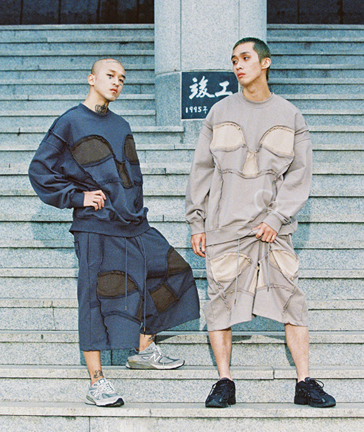 アジョバイアジョ(AJOBYAJO)      Skull Oversized Sweatshirt [Charcoal]