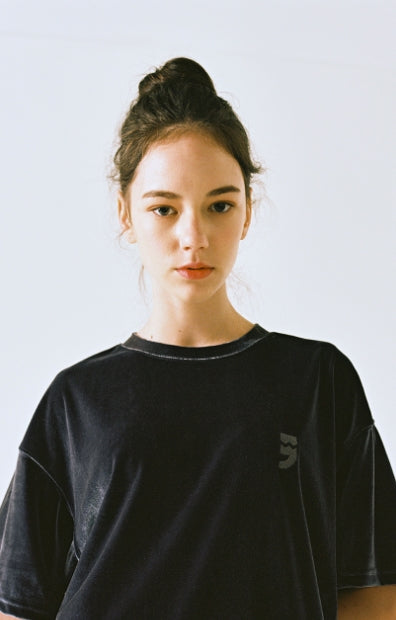 A NOTHING (エーナッシング) DROP-SHOULDER VELVET 1/2 TEE (Charcoal)