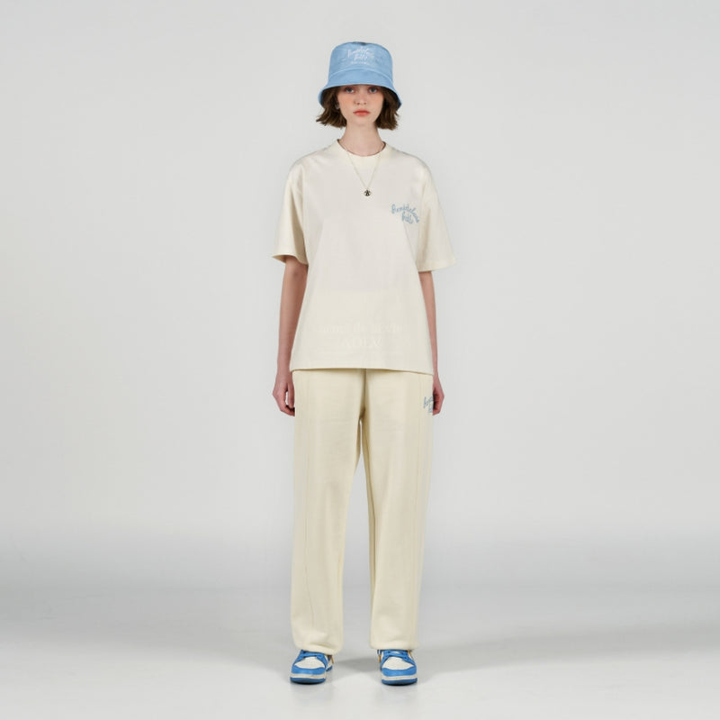 アクメドラビ(acme' de la vie) SCRIPT LOGO EMBROIDERY SHORT SLEEVE T-SHIRT IVORY