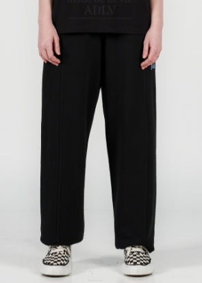 アクメドラビ(acme' de la vie) SCRIPT LOGO EMBROIDERY LONG PANTS BLACK