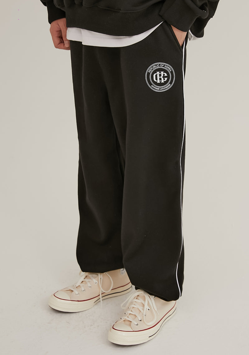 Crump (クランプ) EMBLEM PIPING JOGGER PANTS (CP0185)