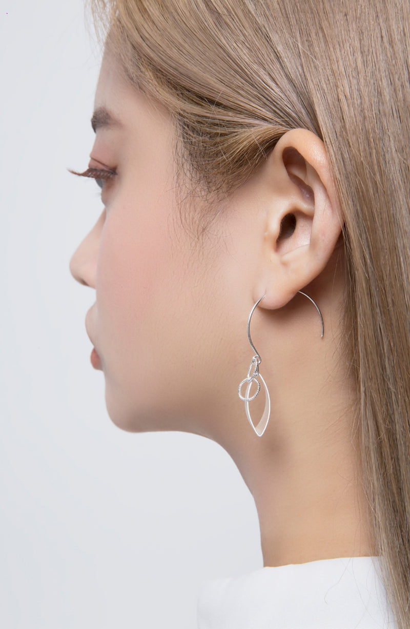 PASION (パシオン) Half Signal Light Earring (Silver)
