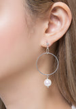 PASION (パシオン) Unbalanced Big Circle Pearl Earring (Silver)