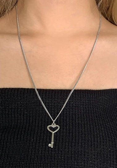 PASION (パシオン) Antique Heart Key Pendant Necklace