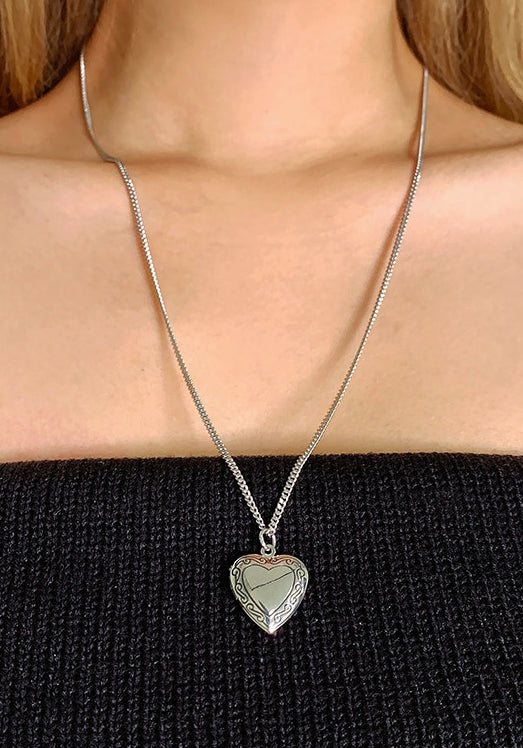 PASION (パシオン) Antique Victoria Heart Pendant Necklace