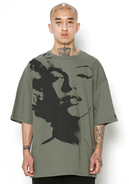 アジョバイアジョ(AJOBYAJO) MM Face T-Shirt [KHAKI]