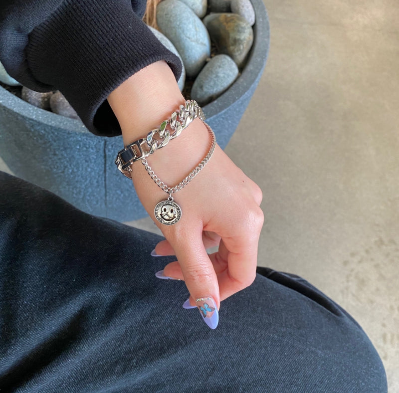 PASION (パシオン) Smile Circle Pendant Layered Bold Chain Bracelet