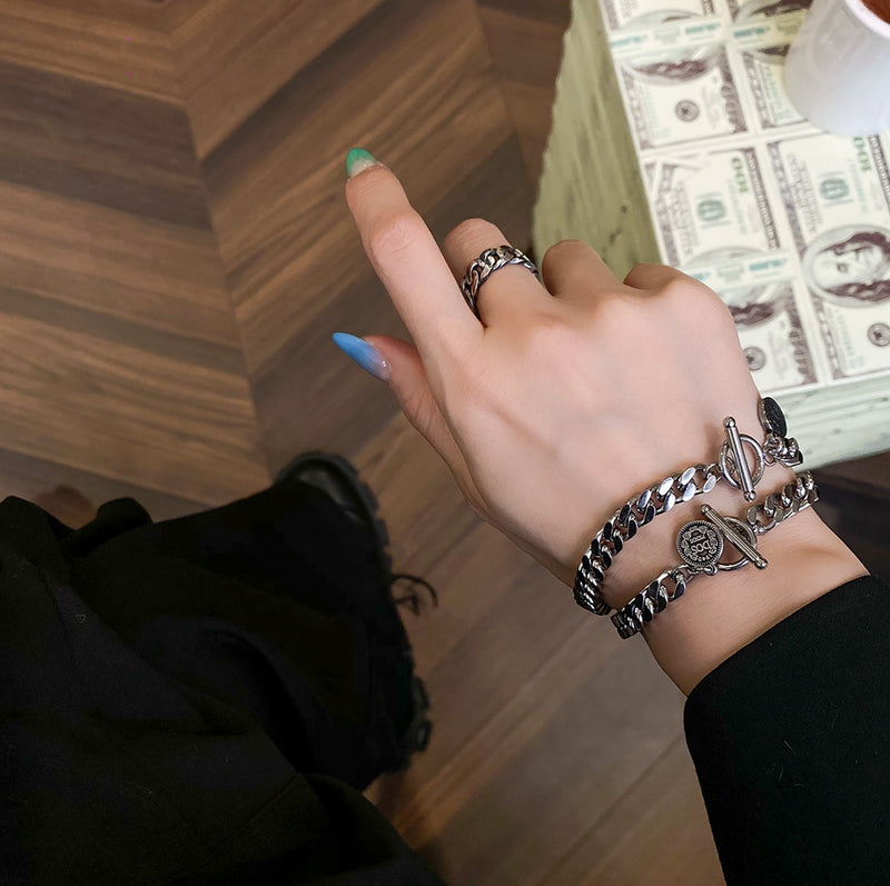 PASION (パシオン) Vintage Pendant Angle Chain Bracelet