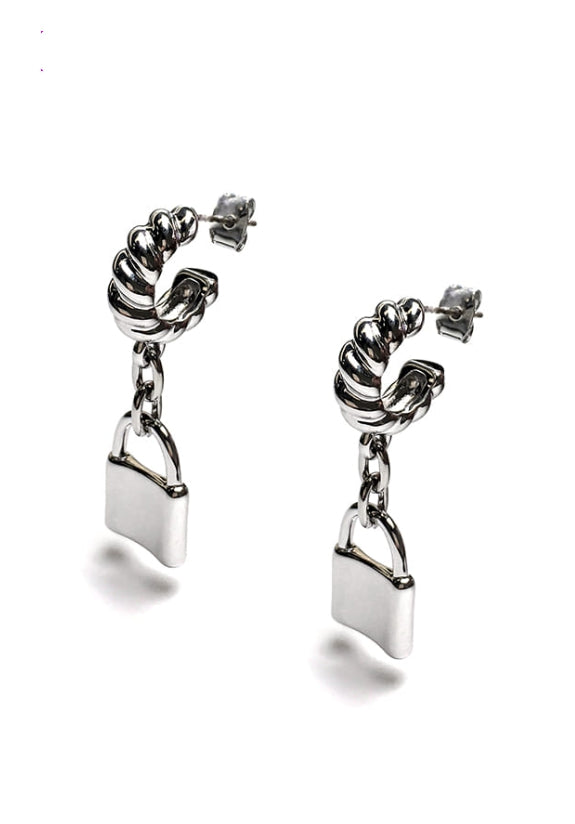 PASION (パシオン) Feminine Pedlock Earrings