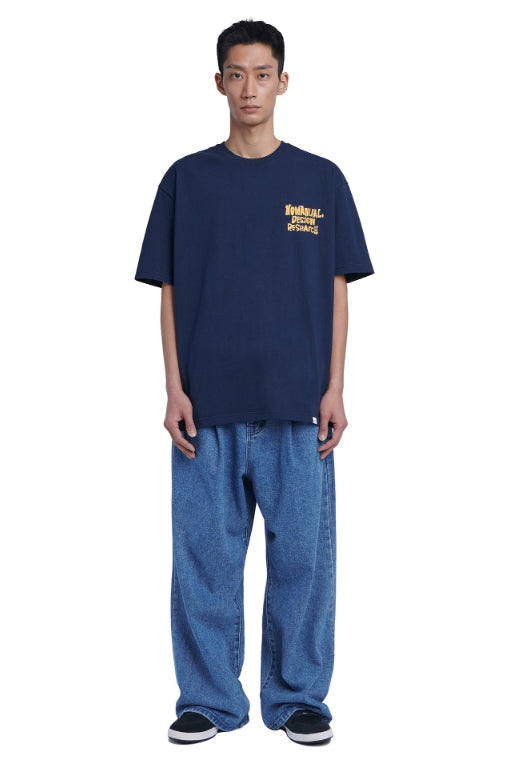 NOMANUAL(ノーマニュアル)  DOODLE LOGO T-SHIRT - DARK NAVY