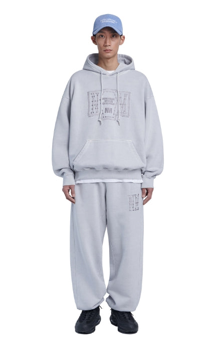 NOMANUAL(ノーマニュアル) P.DYED EMBROIDERY HOODIE - LIGHT GRAY