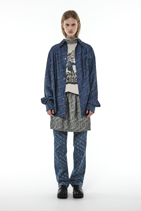 MMIC(エムエムアイシー) SPIRAL SQUARE L/SL SHIRT BL