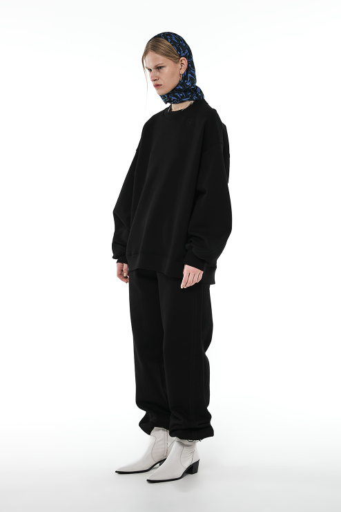 MMIC(エムエムアイシー) CURVE STITCHED SWEATSHIRT BK