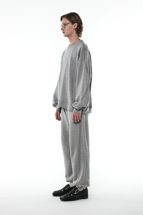 MMIC(エムエムアイシー) CURVE STITCHED SWEATSHIRT GY