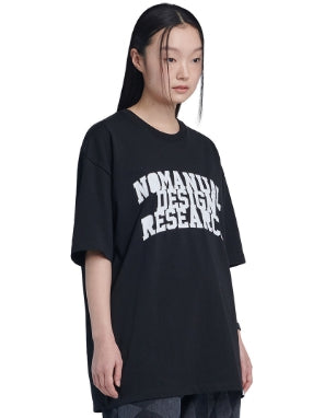 NOMANUAL(ノーマニュアル)  ARCH LOGO T-SHIRT - BLACK