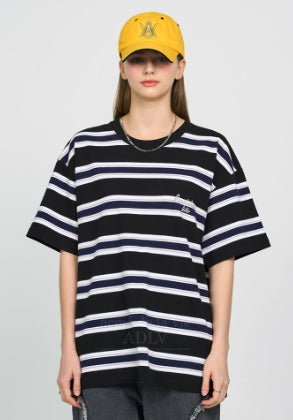 アクメドラビ(acme' de la vie) SCRIPT LOGO STRIPE SHORT SLEEVE T-SHIRT BLACK