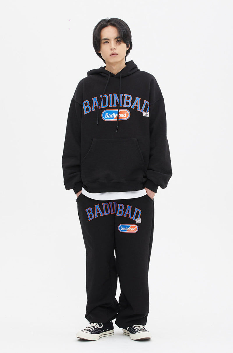 ベドインベド(BADINBAD) COLLEGE FONT HEAVY WEIGHT HOODIE_BLACK